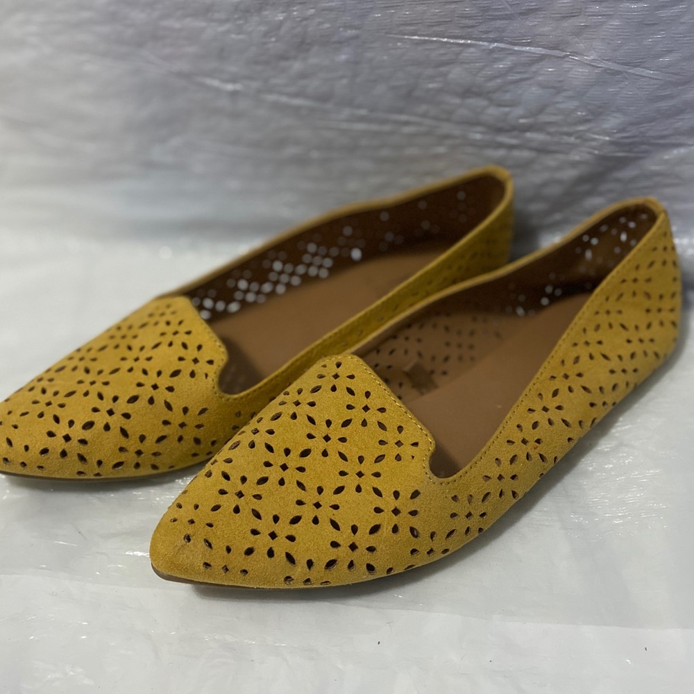 Flats/ Loafers